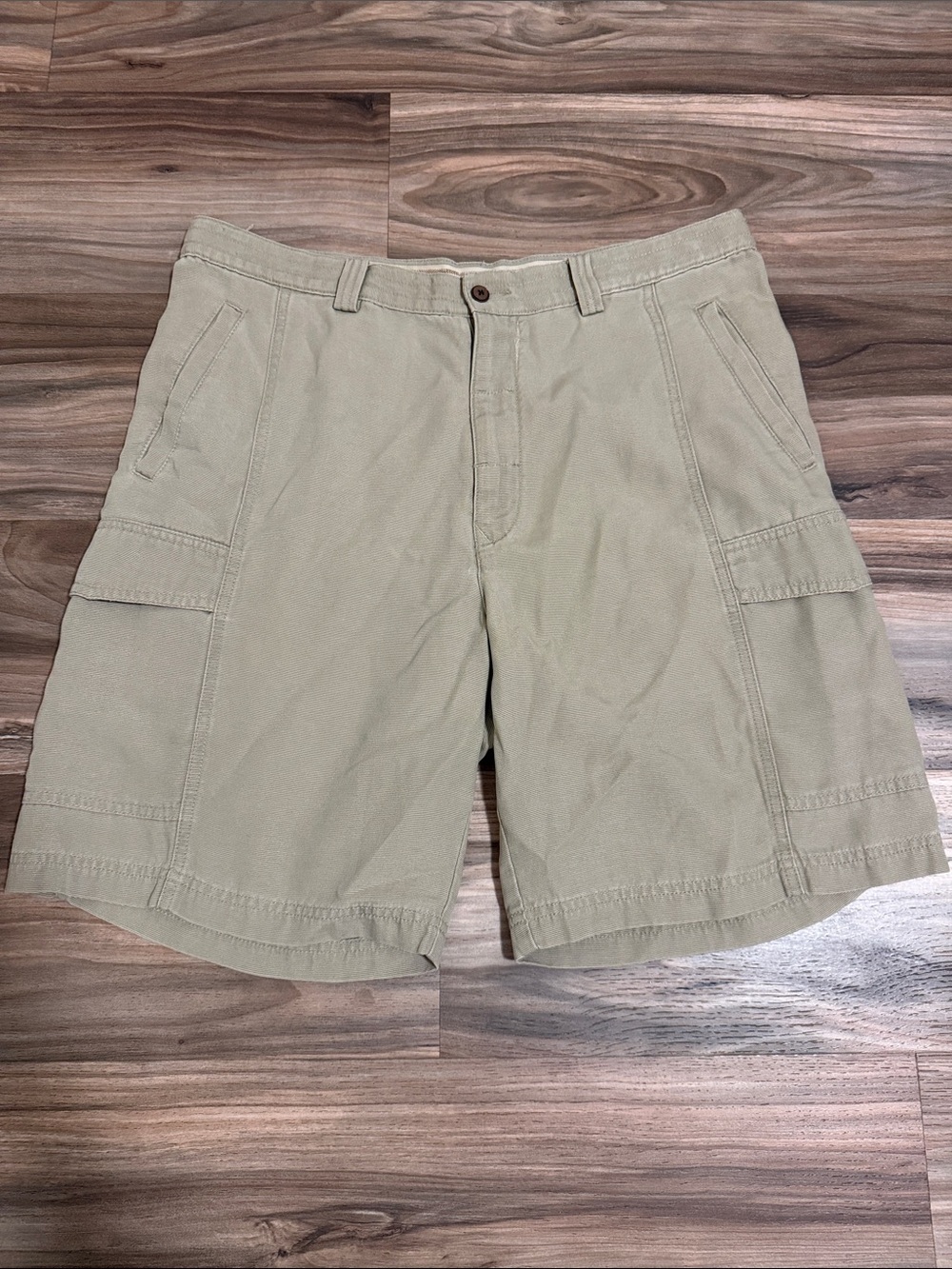 Tommy Bahama Key Grip Cargo Utility Shorts Mens Sz 36 Khaki Tencel Lyocell